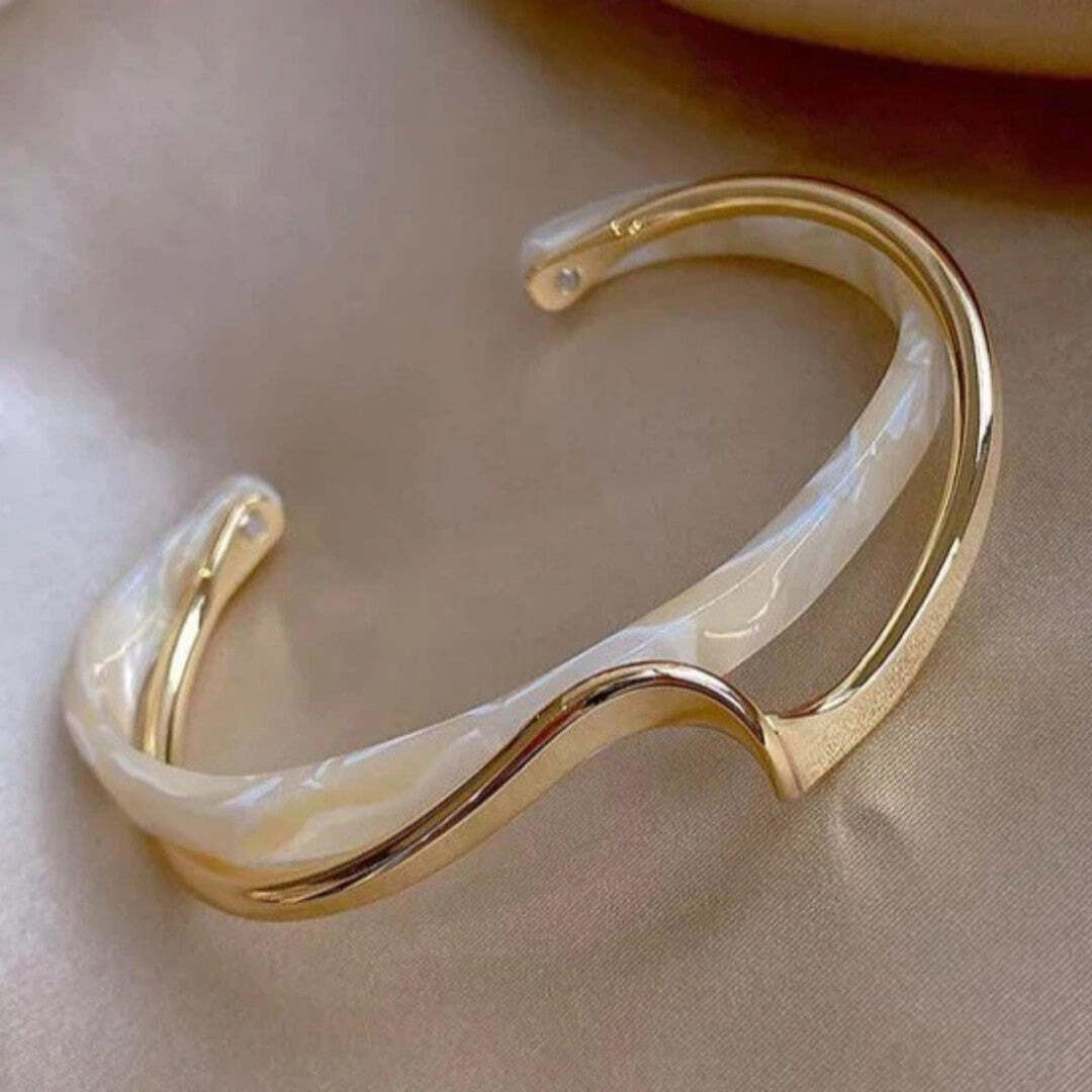 Soft Glow Opal Gold Bracelet