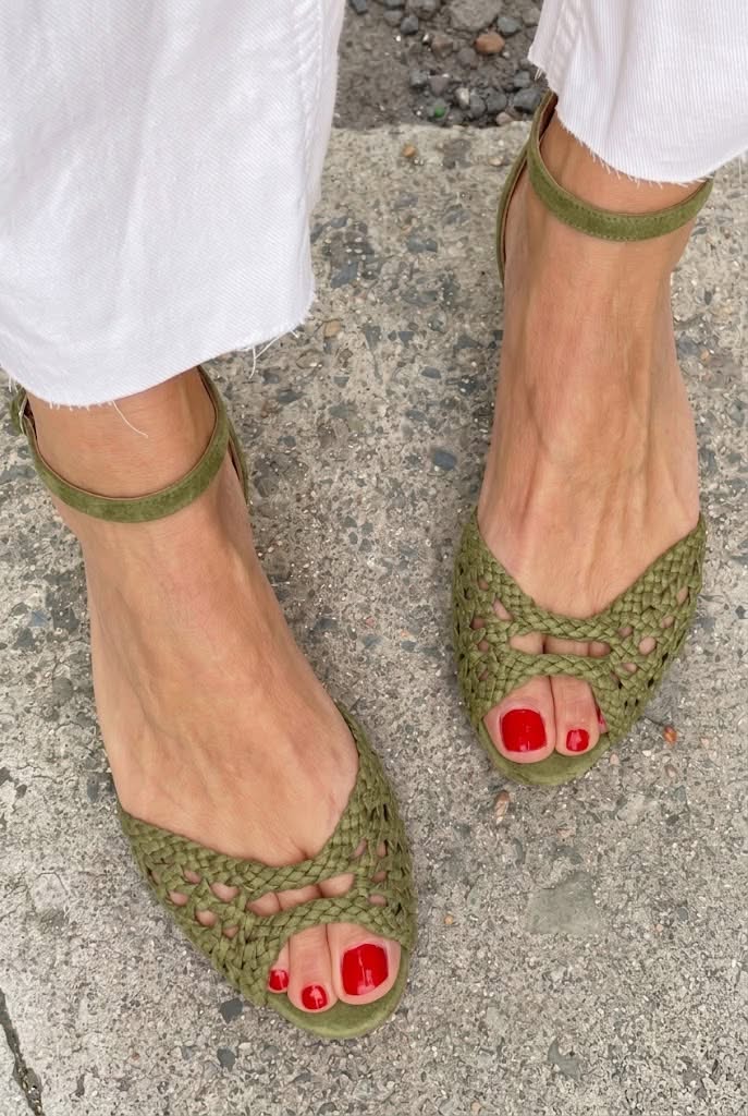 Isadora™ | Woven Golden Sandals